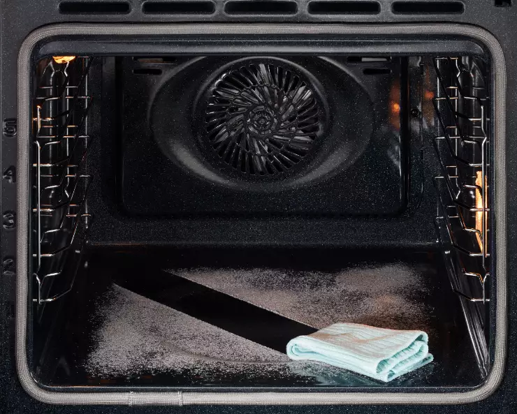 如何挑選嵌入式烤箱，要注意尺寸與電壓、功能+配備與好清潔